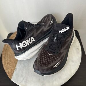 HOKA One Mens Clifton 9 Black Athletic Running Shoes size 11